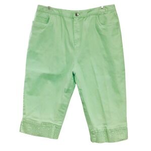 Quacker Factory Women's Embroidered Hem Capri Denim Crop Pants in Green Large